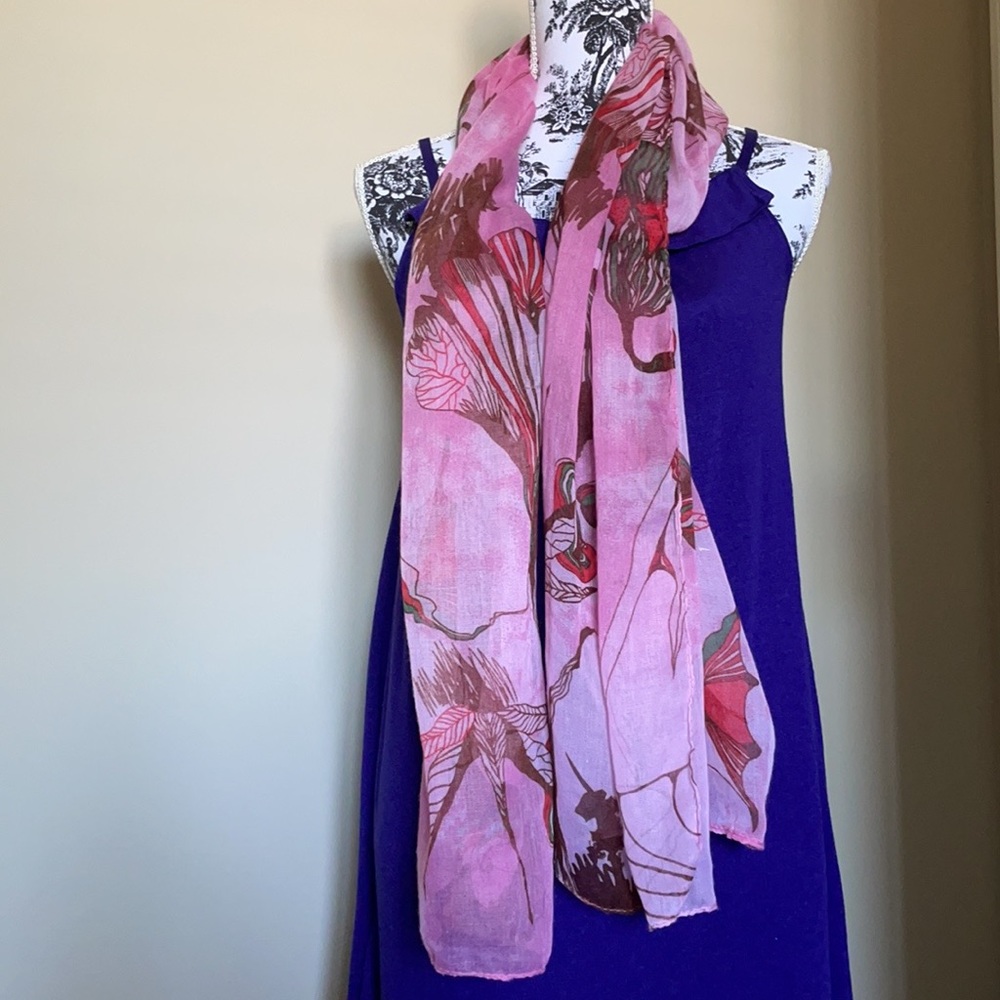 Pretty scarf/shawl - pink and red